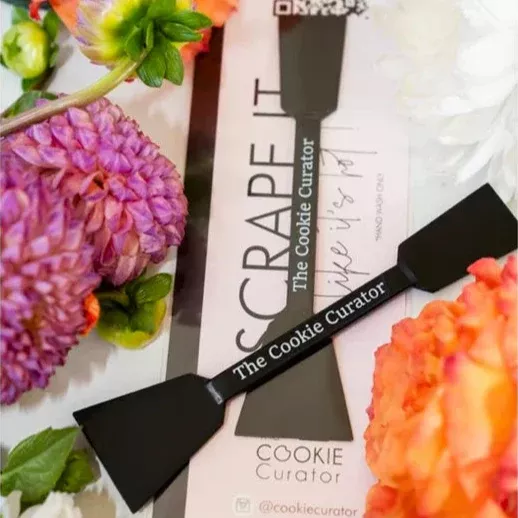Double-Sided Cookie Scraper by The Cookie Curator